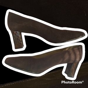 Vintage Stuart Weitzman Block Heels Square Toe Brown Suede Regular Width.